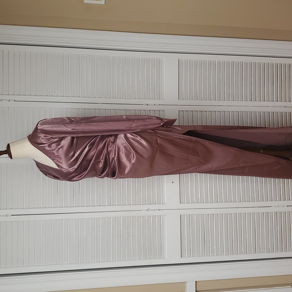 Miss Ord Elegant Satin Mauve Evening Gown - Picture 5 of 6
